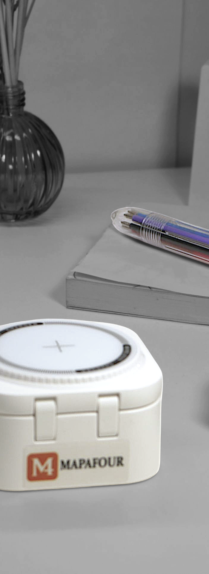 <h5><strong>CHARGEUR MAGENTIQUE, PLUS DE CÂBLES !</strong></h5>